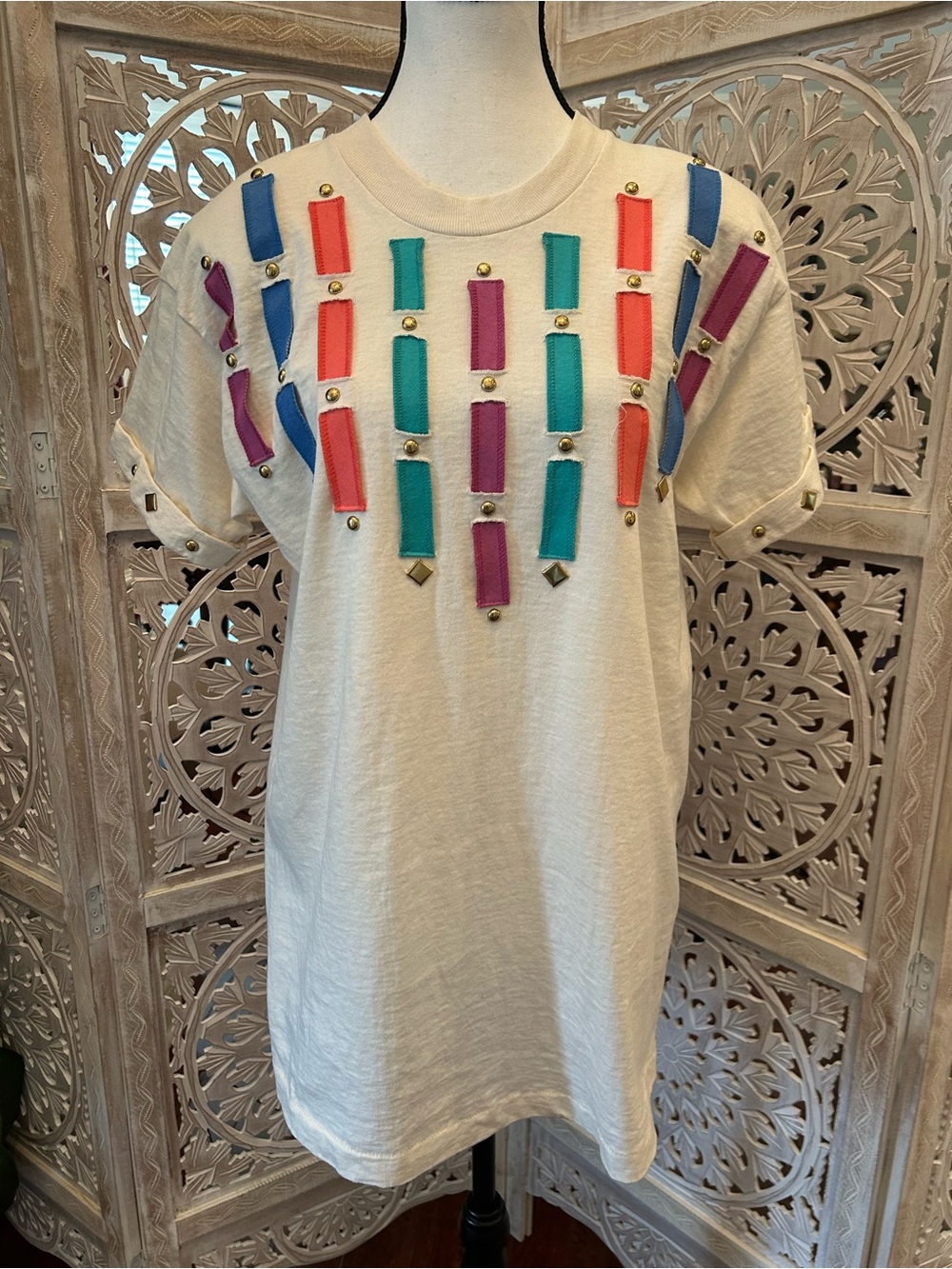 Gepetto Cream Short Sleeve Tee with Colorful Ribbon and Stud Accents vintage 80s